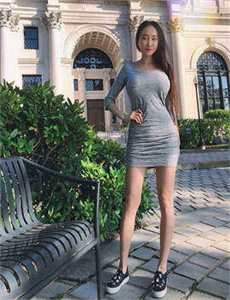 潜入女儿的房间